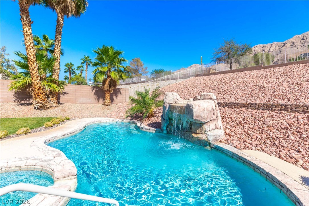 828 Temple View Drive
