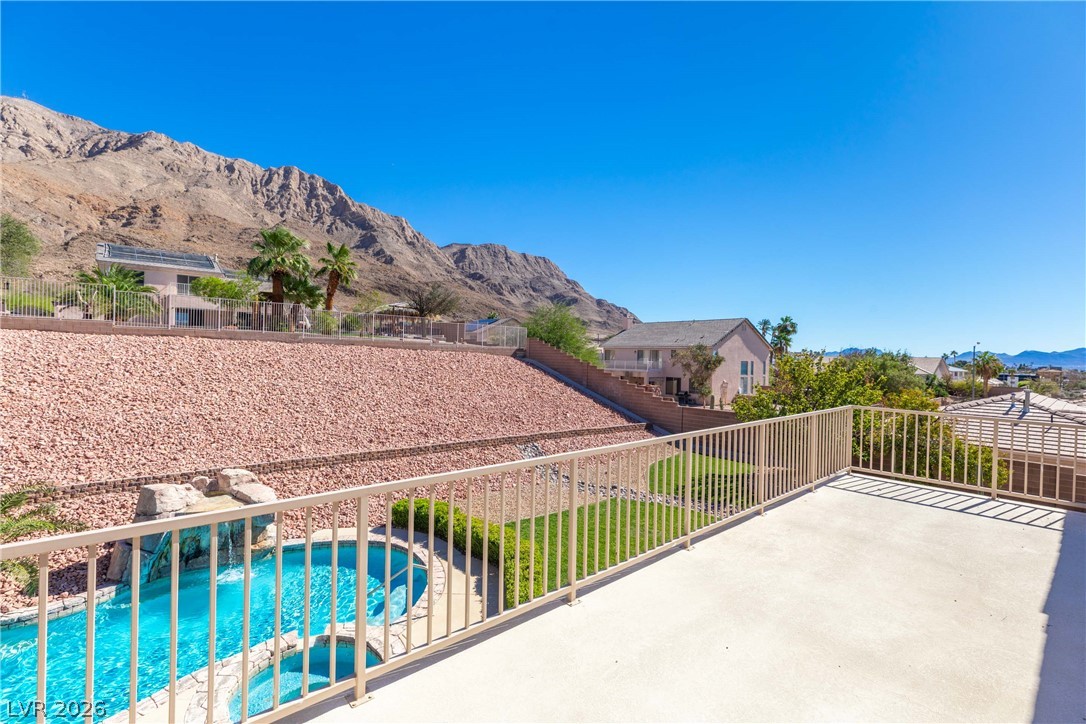 828 Temple View Drive