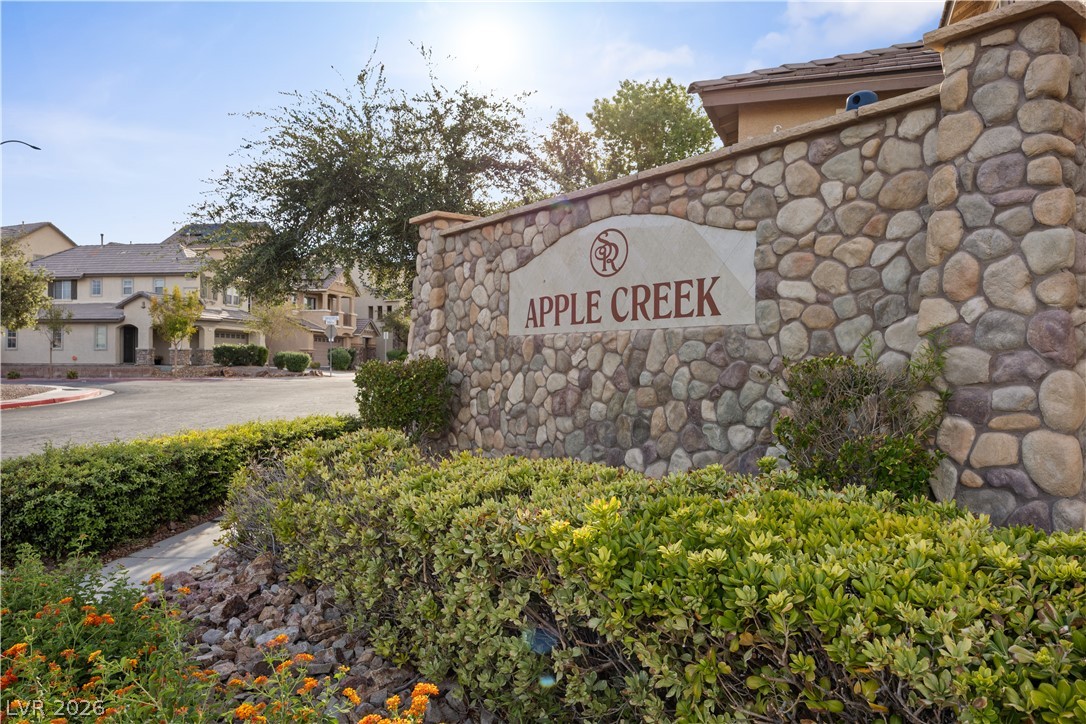 16 Yellow Peak Avenue
