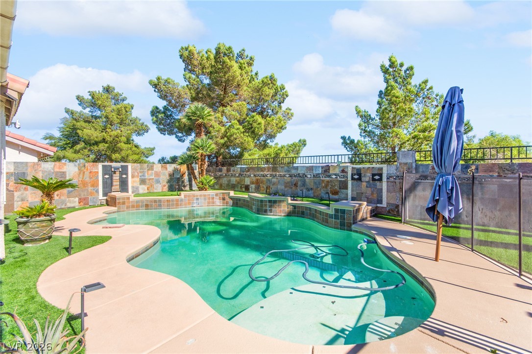 1030 Kings View Court