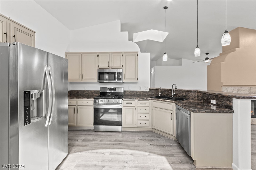 1030 Kings View Court