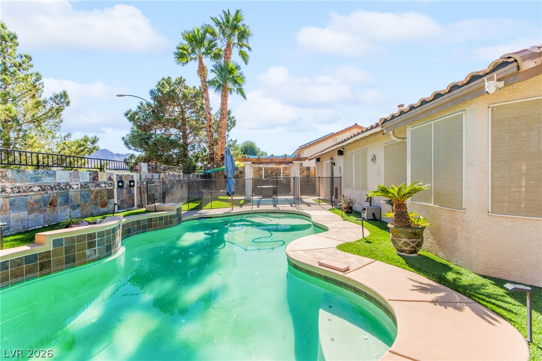 1030 Kings View Court