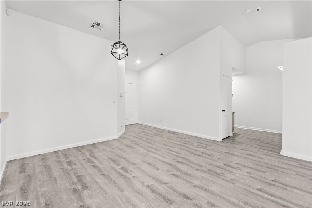 1030 Kings View Court
