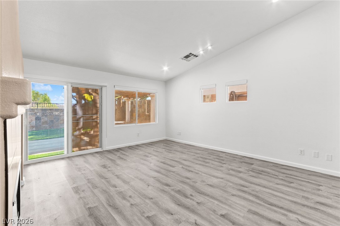 1030 Kings View Court