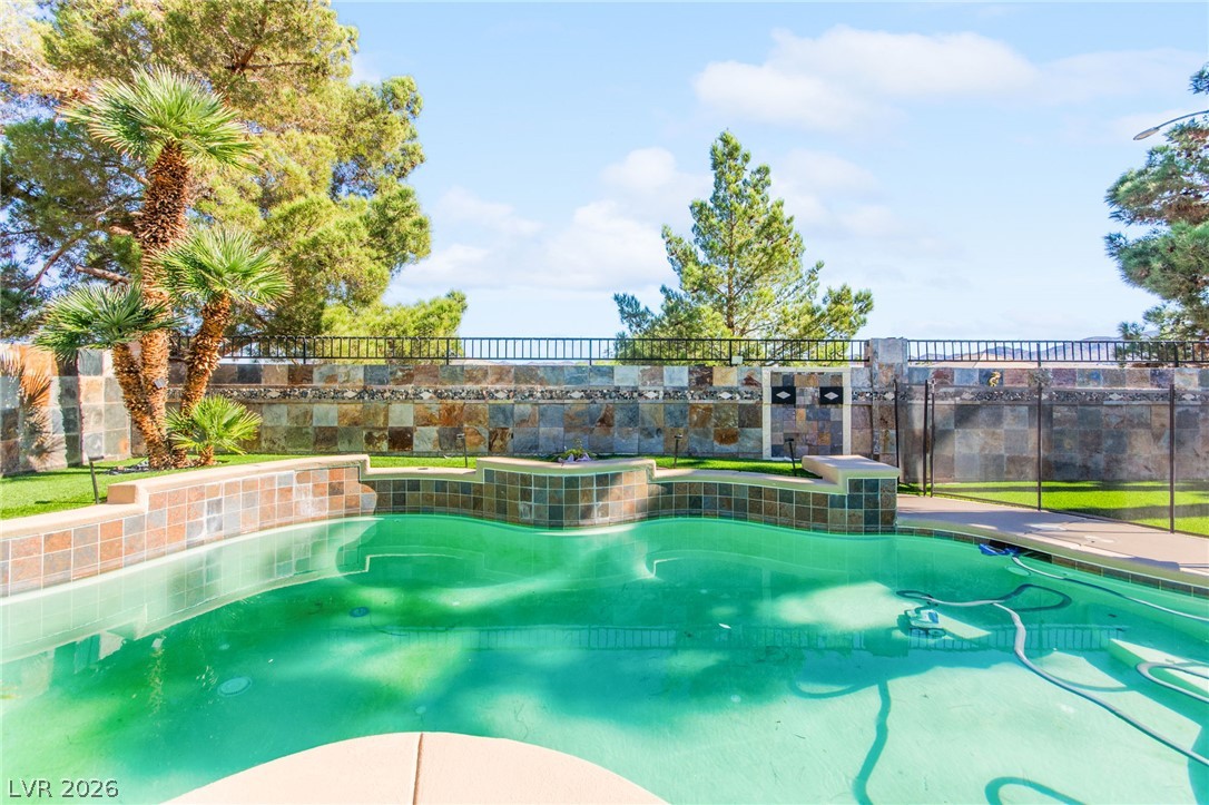 1030 Kings View Court
