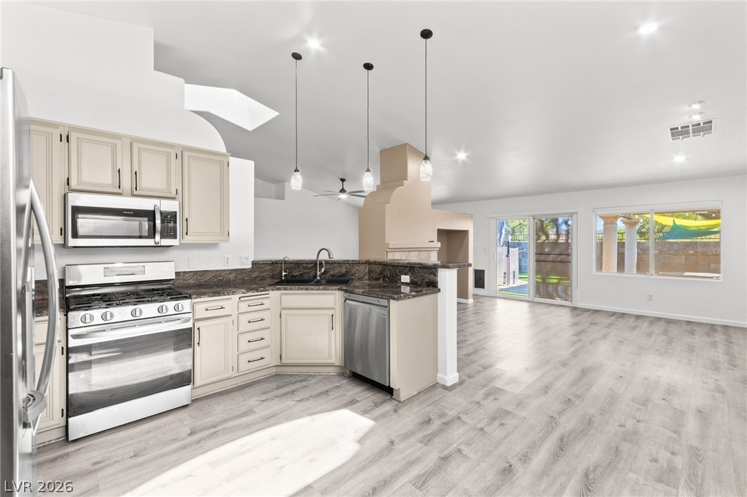 1030 Kings View Court