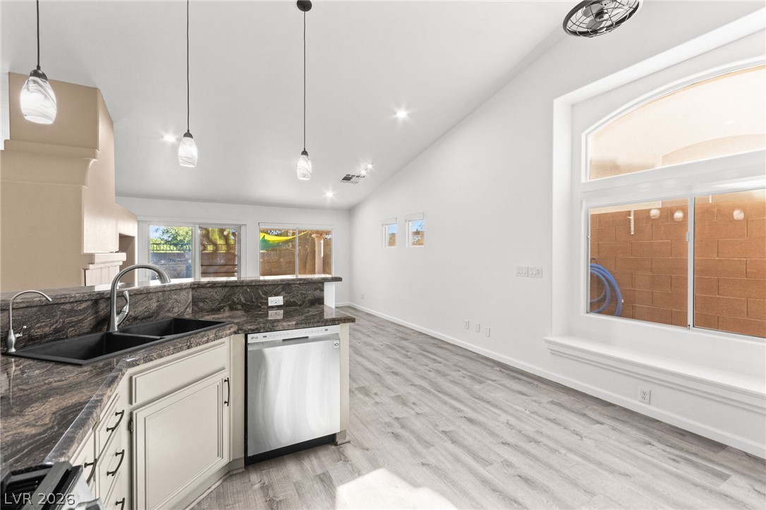 1030 Kings View Court