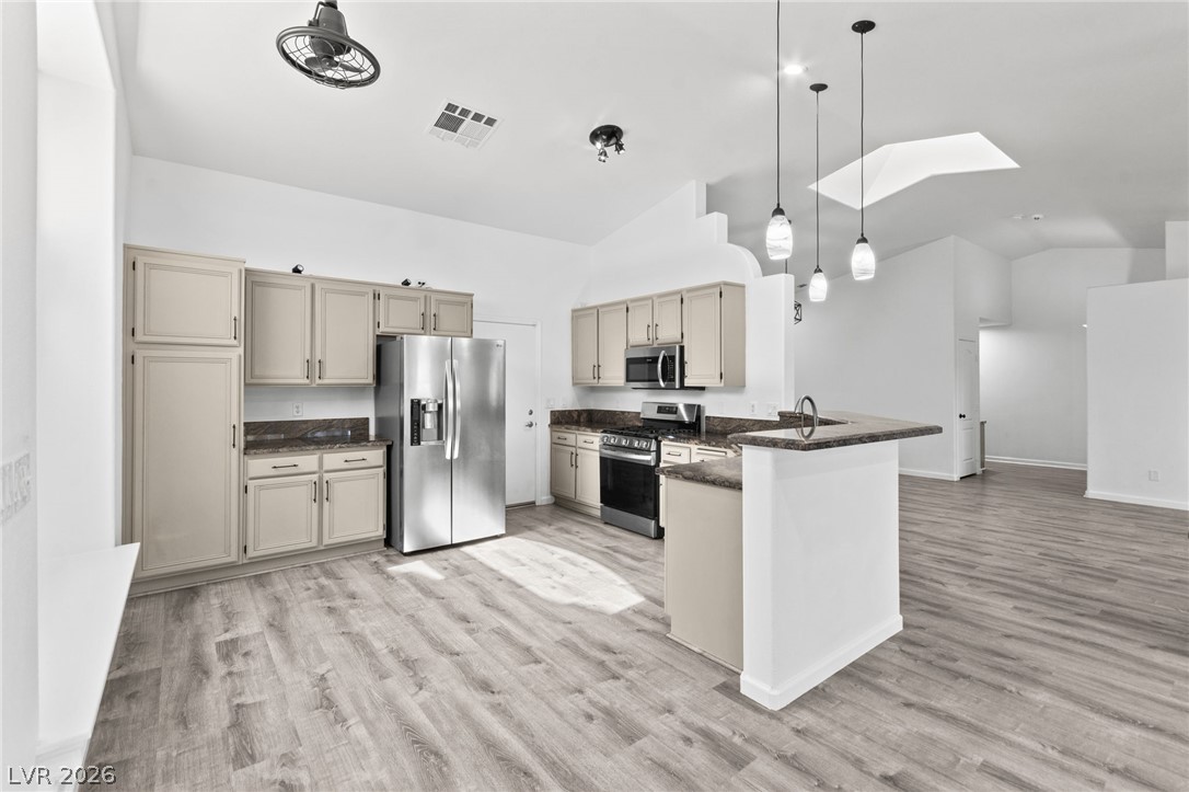 1030 Kings View Court