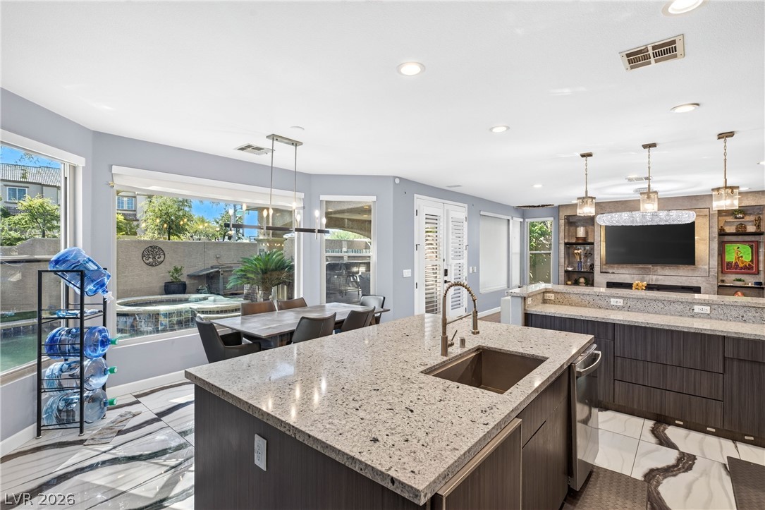 8413 Willow Point Court