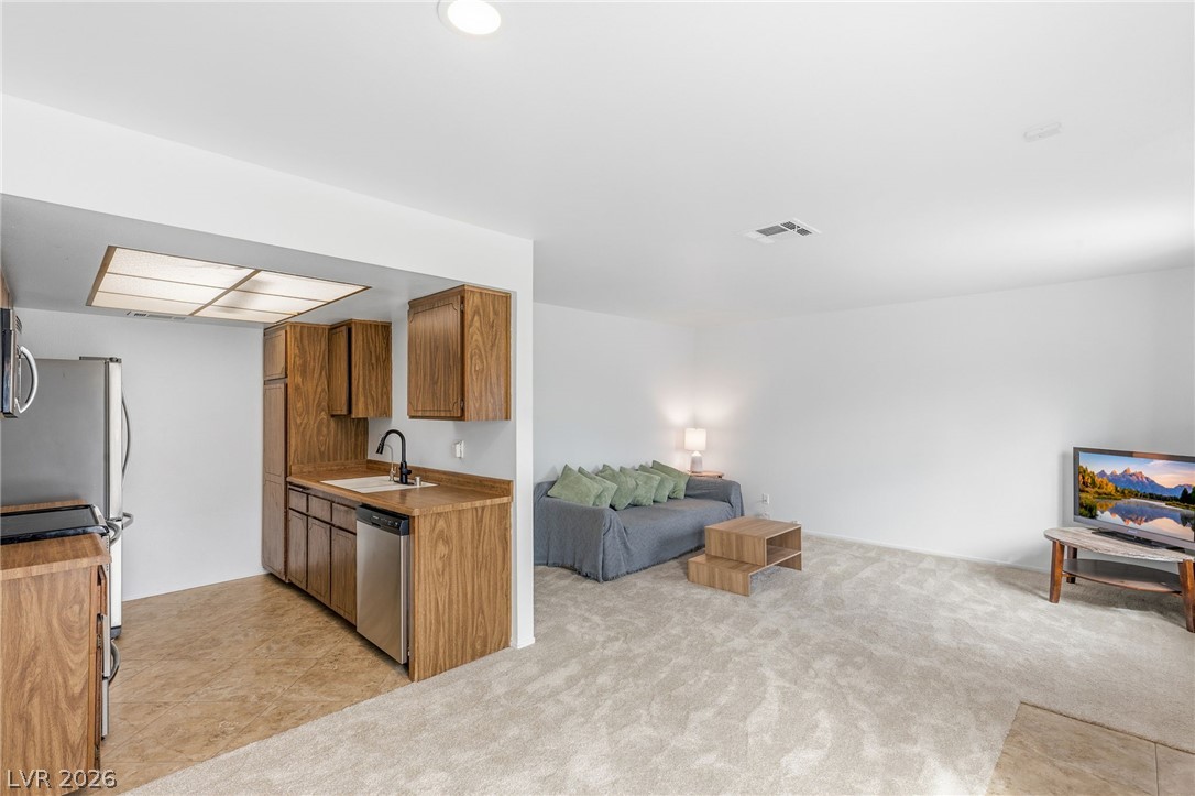 1101 Willow Tree Drive D