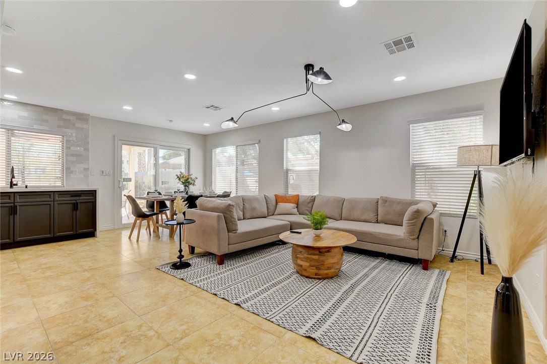 457 Compo Avenue