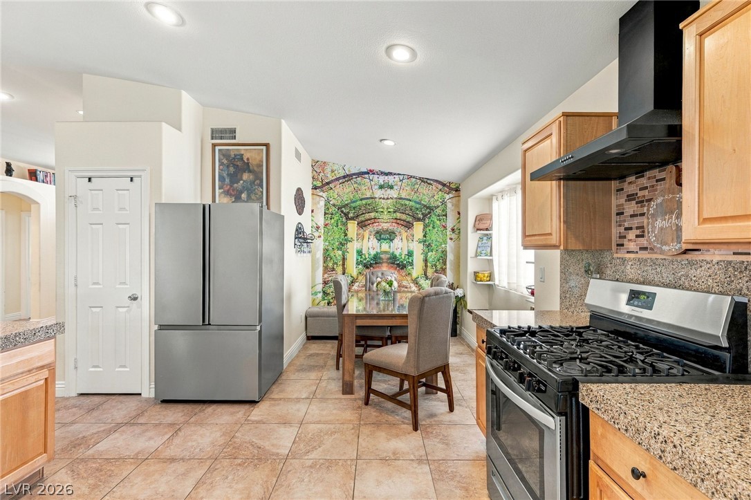 5127 Morning Splash Avenue