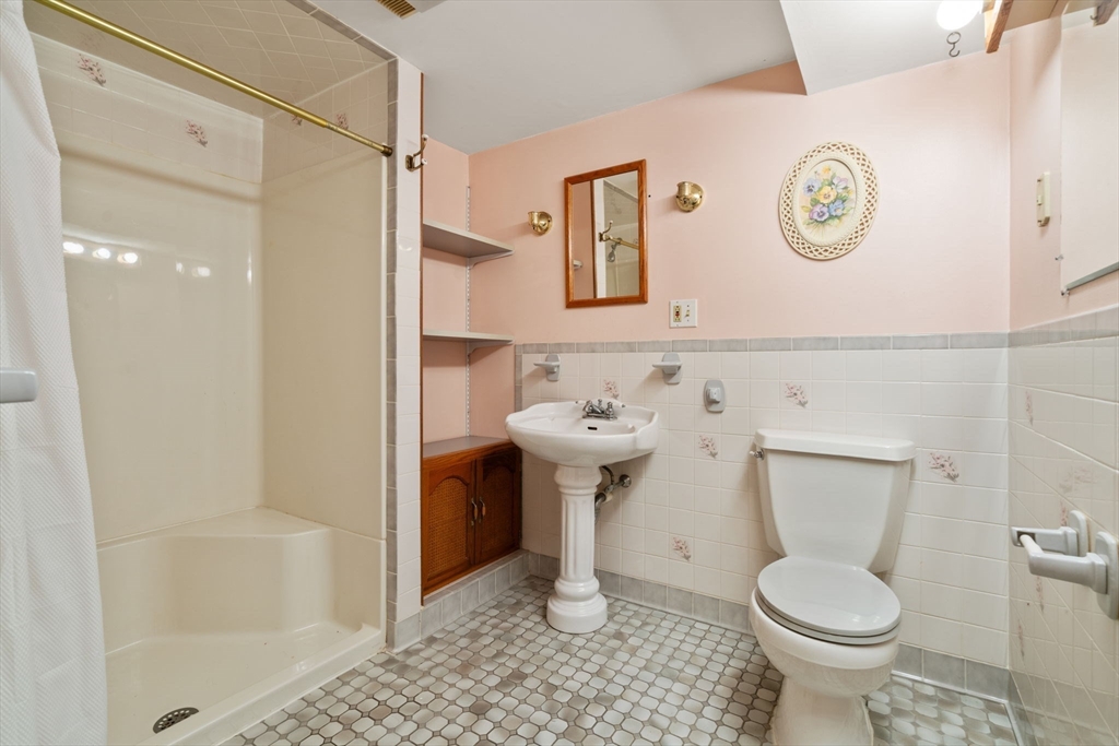 30 Oak Hill Rd