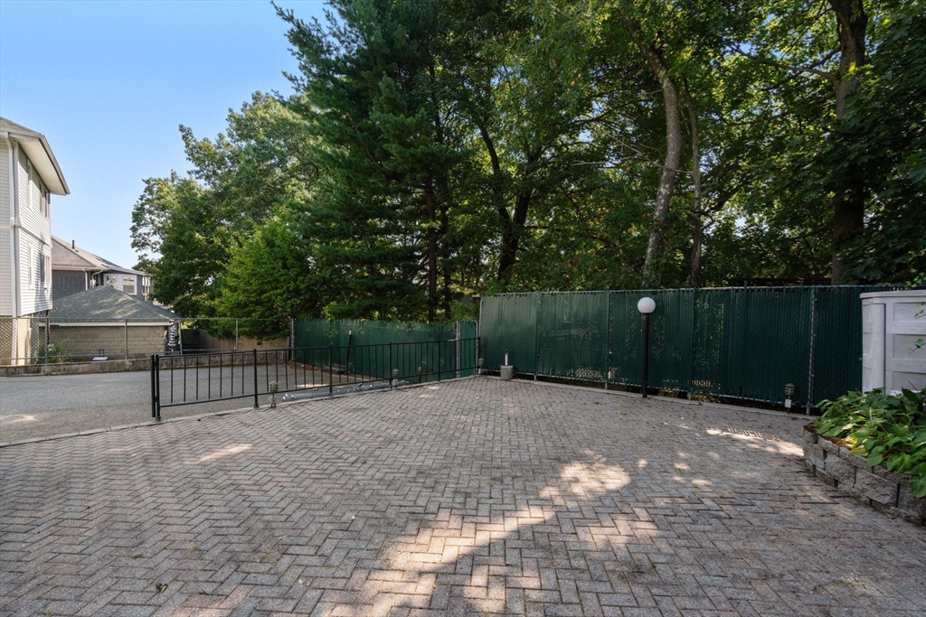 30 Oak Hill Rd