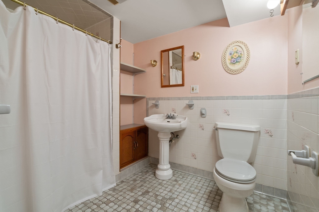 30 Oak Hill Rd