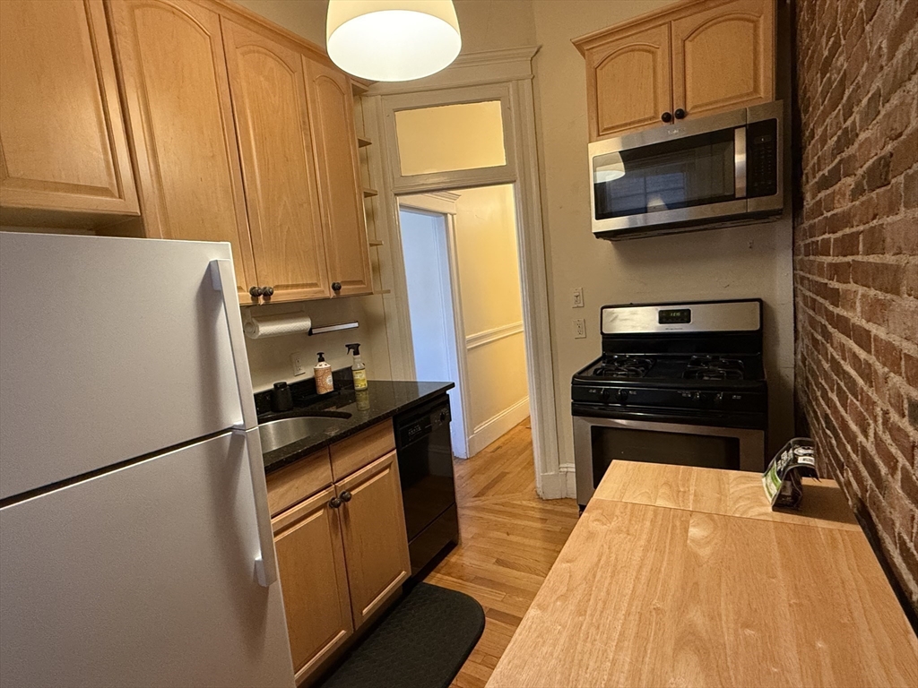 39 Revere St # 2