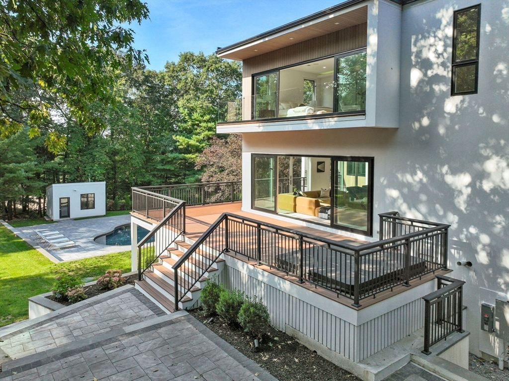 101 Kings Grant Rd