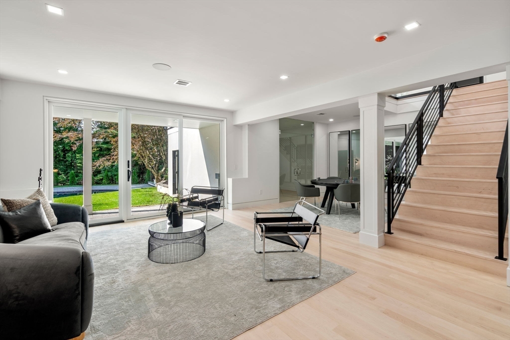 101 Kings Grant Rd