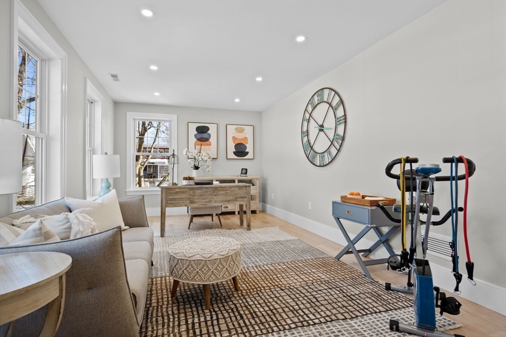 17 Puritan Road