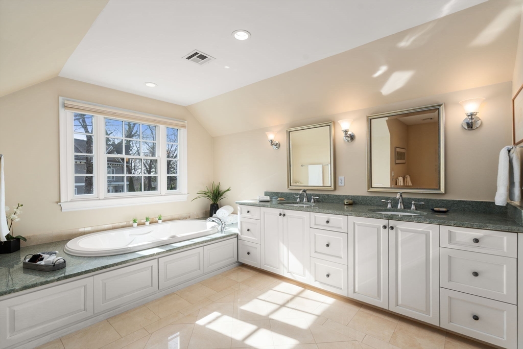 22 Oakencroft Rd