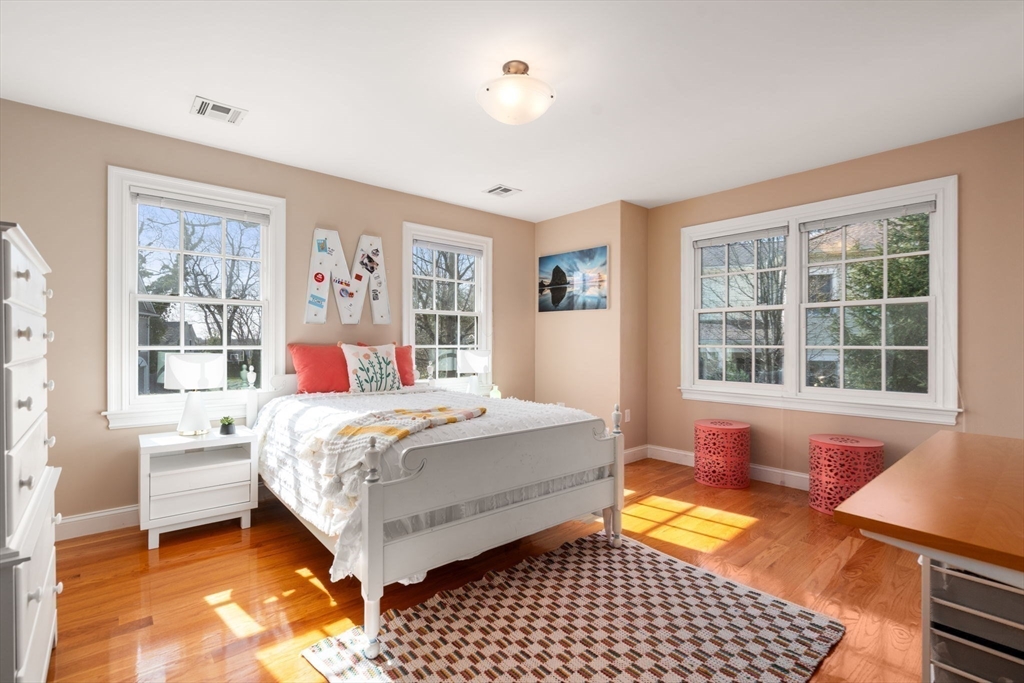 22 Oakencroft Rd