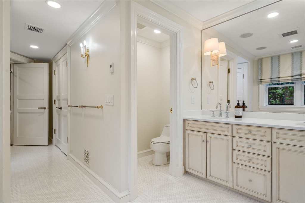 168 Beacon St # 1