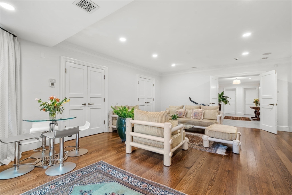168 Beacon St # 1