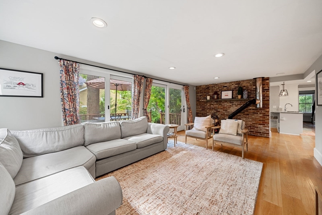 48 Golden Ball Road