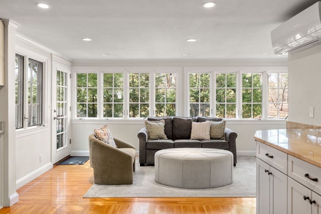48 Sunset Rd