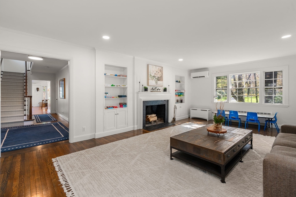 633 Boston Post Rd