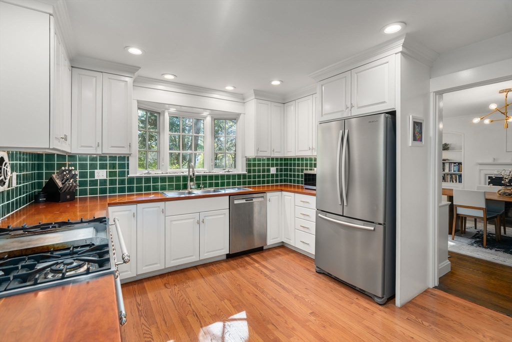633 Boston Post Rd