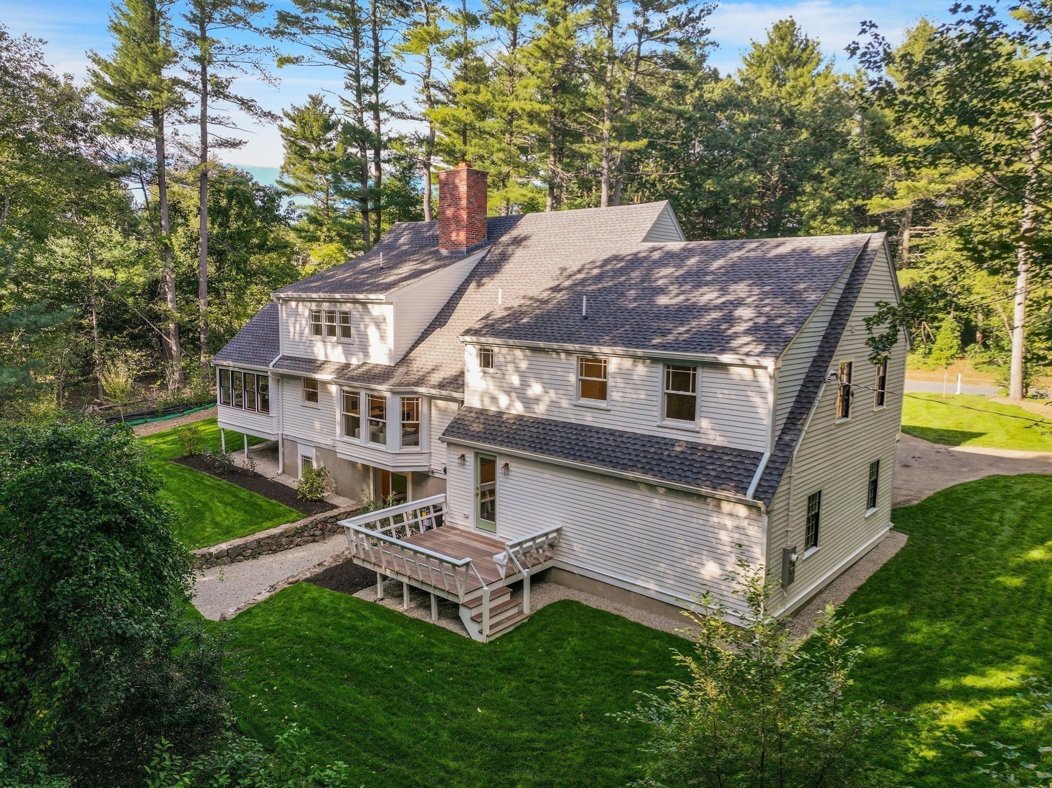 95 Sylvan Ln
