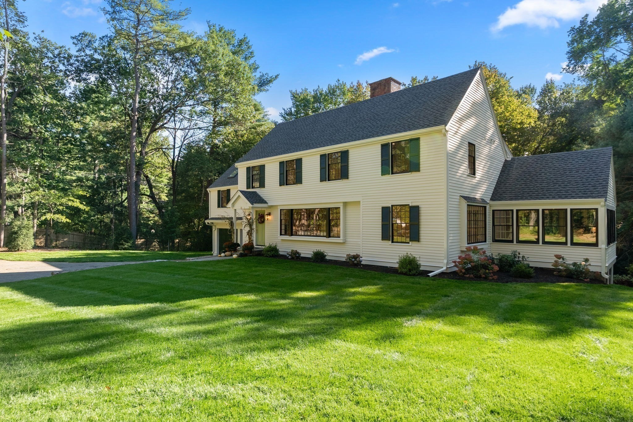 95 Sylvan Ln