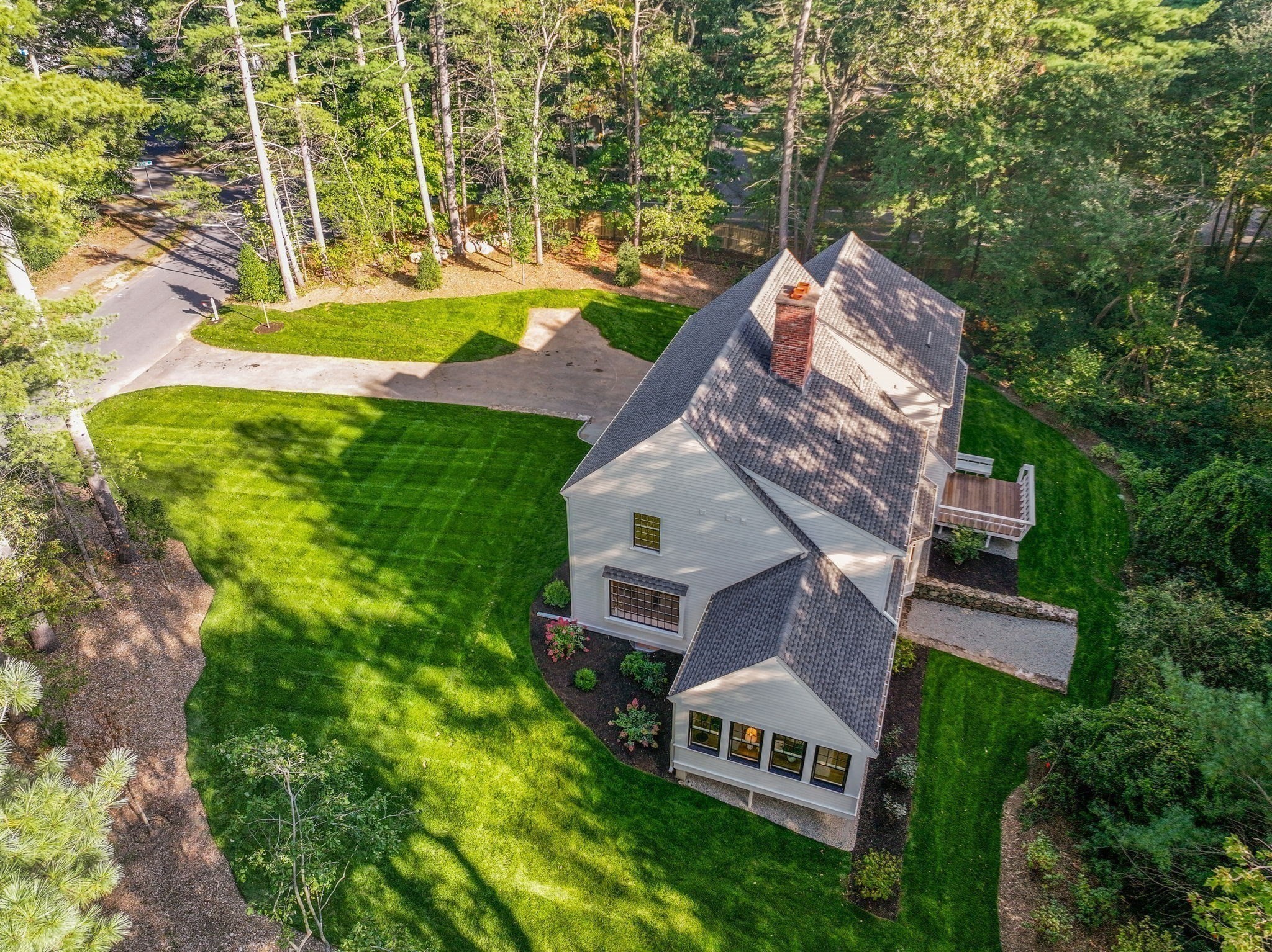 95 Sylvan Ln