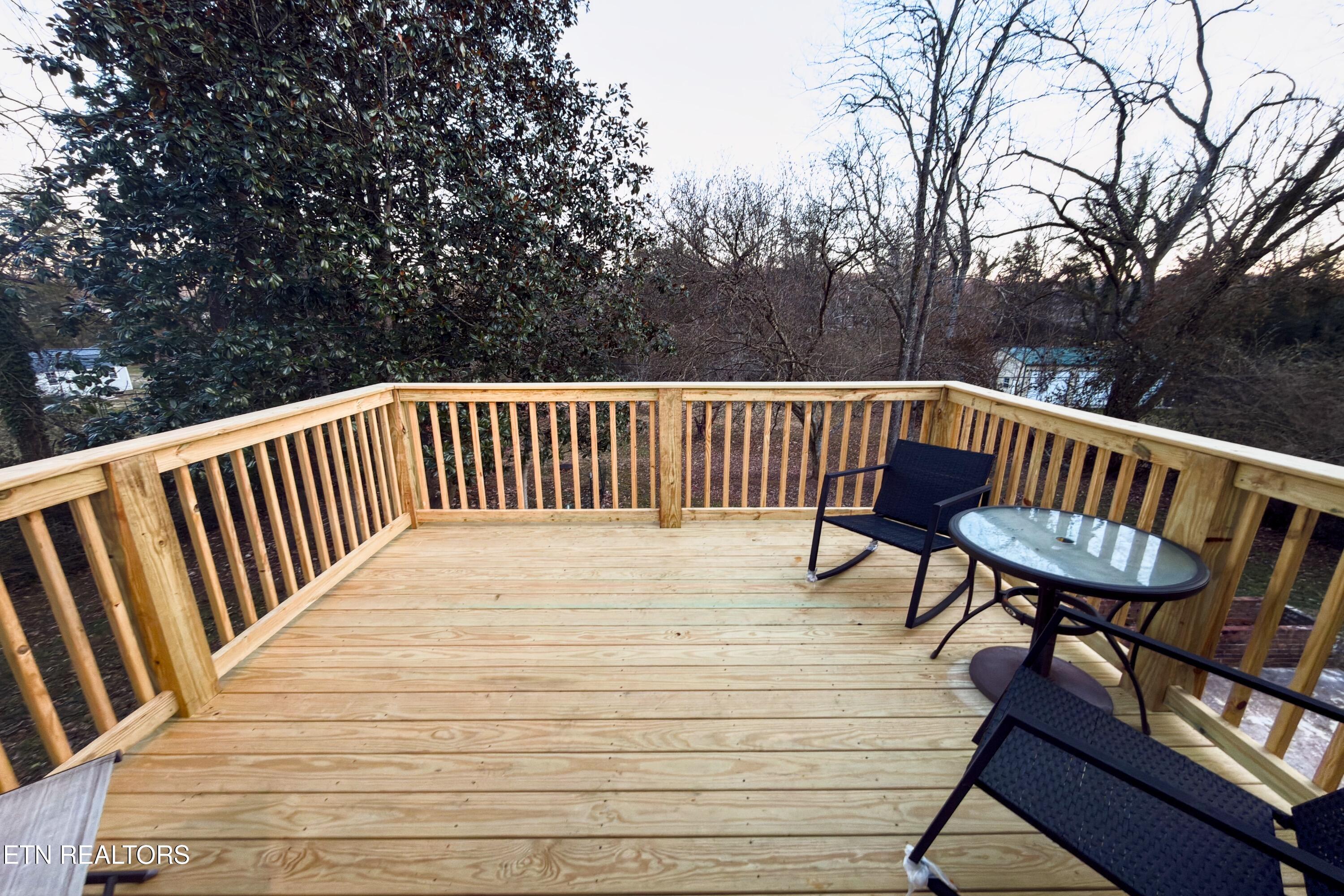 725 Robertsville Rd