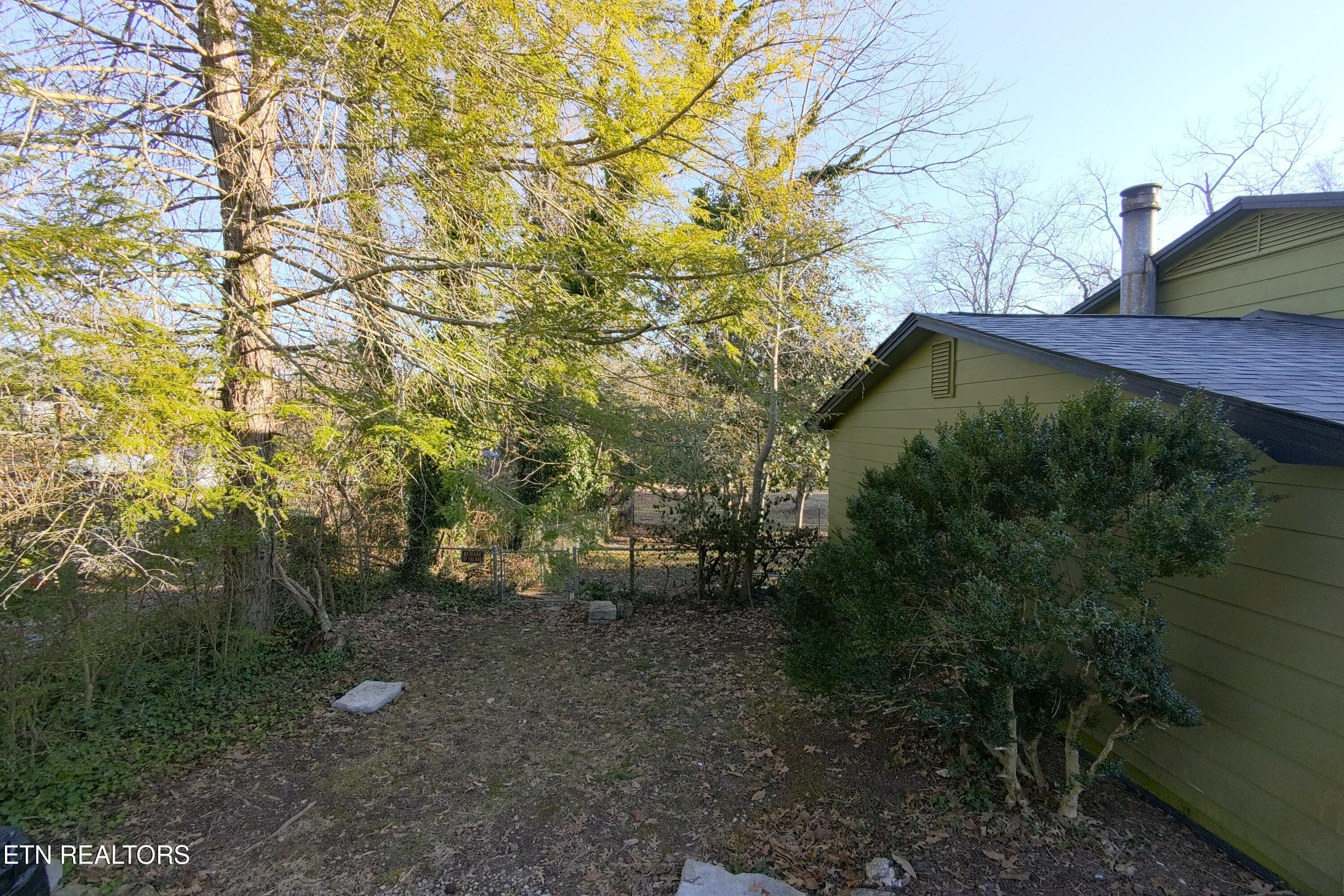 725 Robertsville Rd