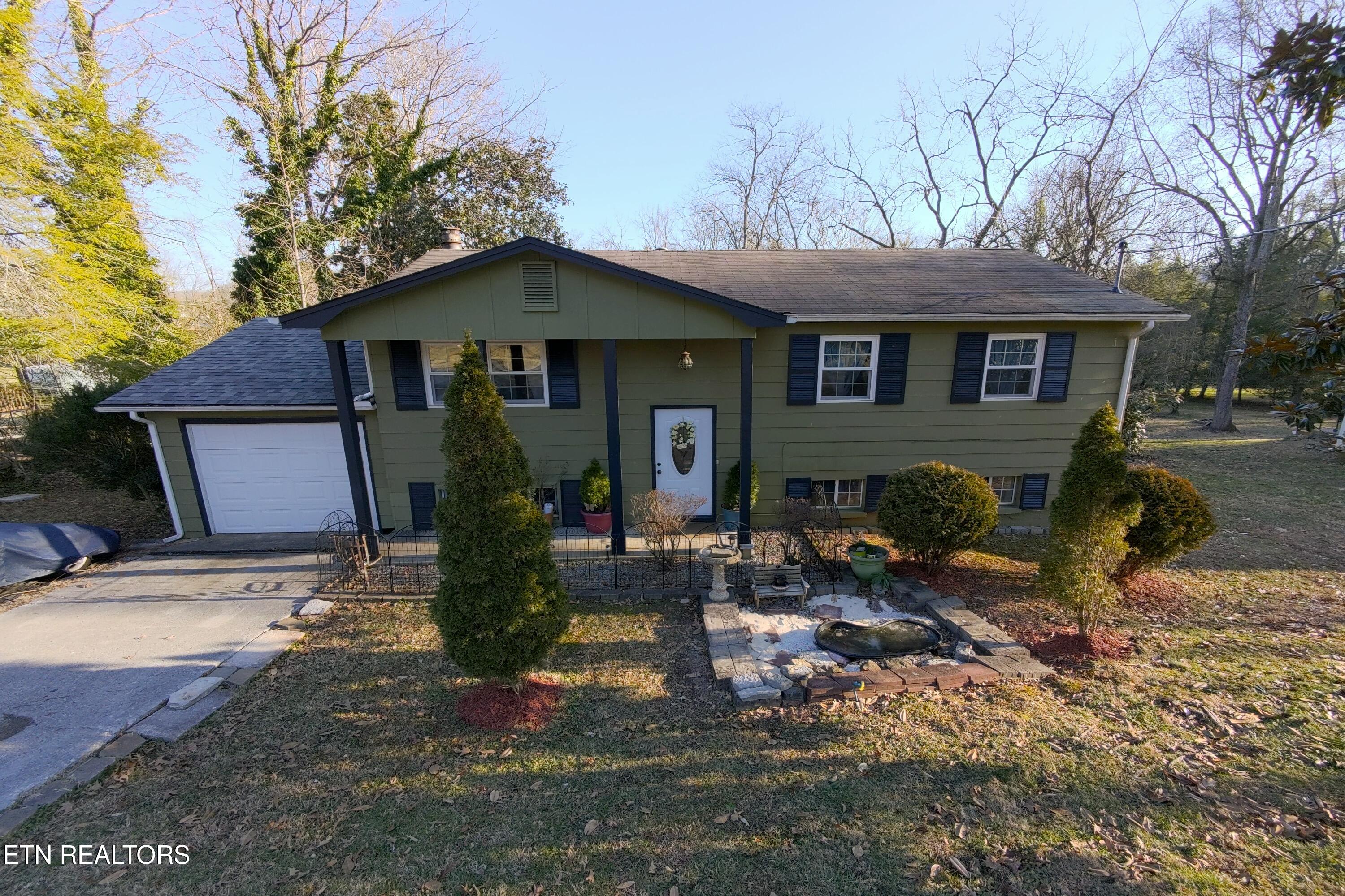 725 Robertsville Rd