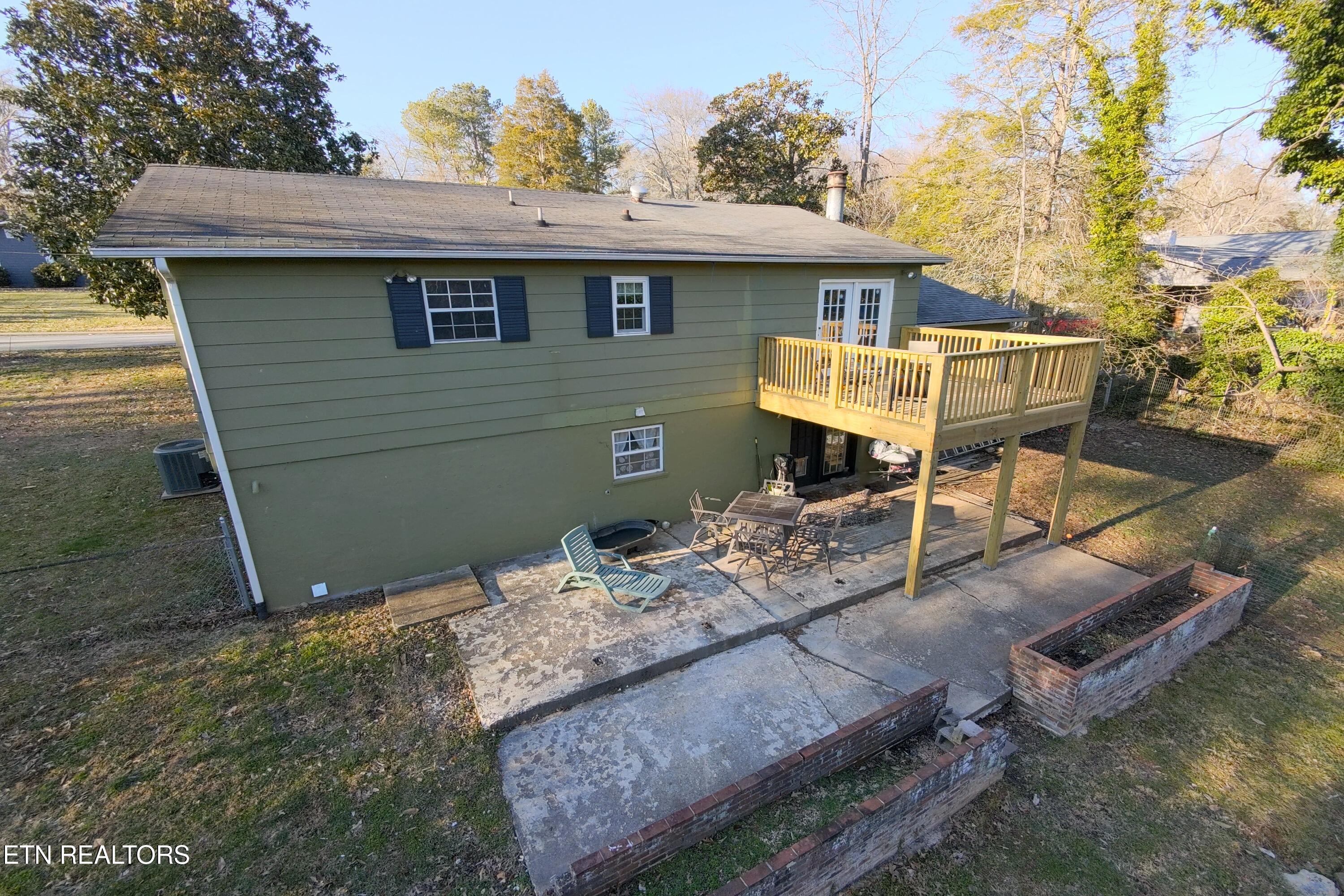 725 Robertsville Rd