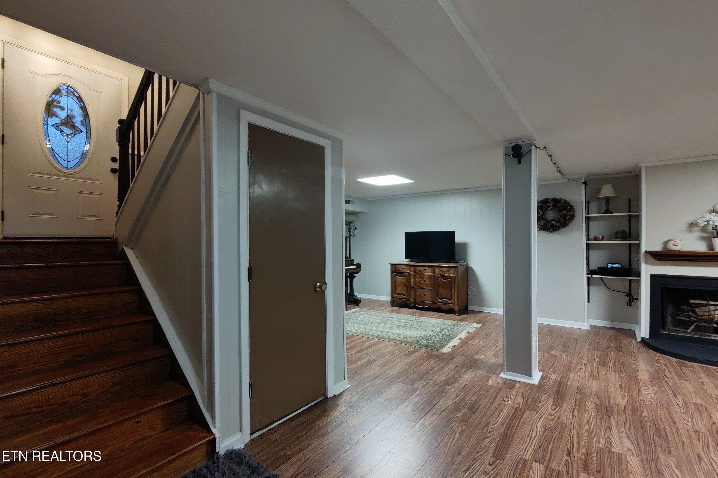 725 Robertsville Rd