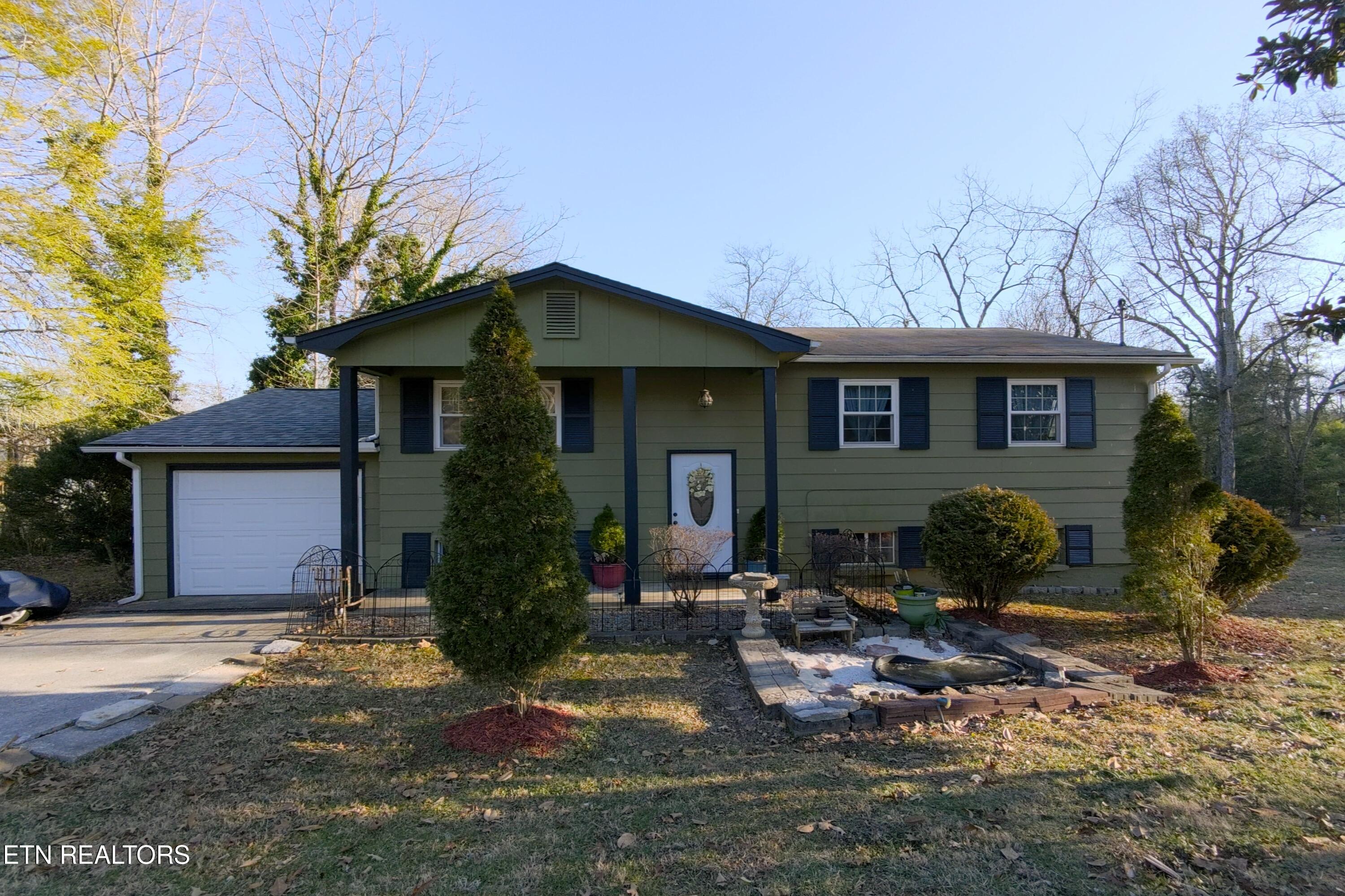 725 Robertsville Rd