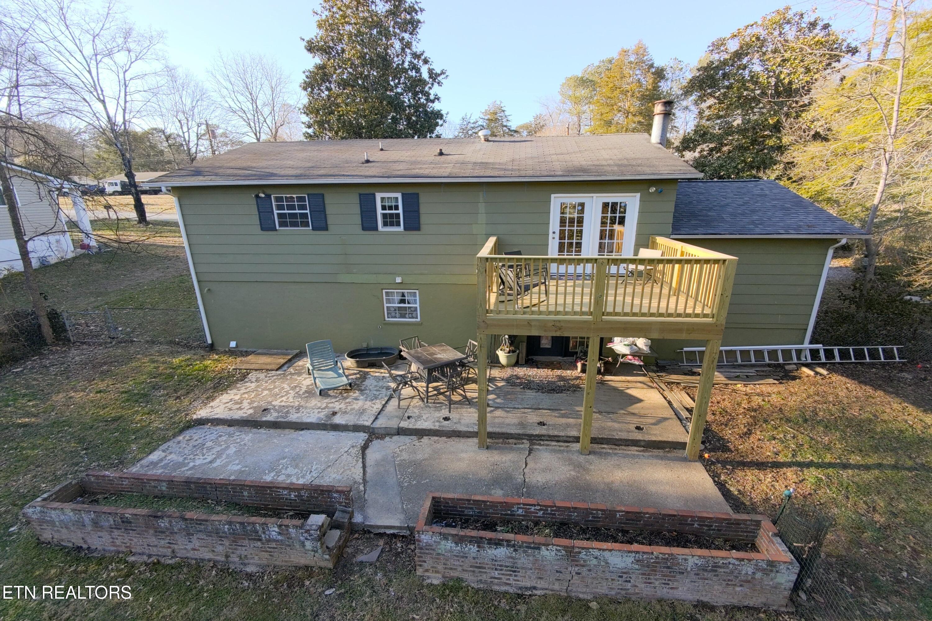 725 Robertsville Rd