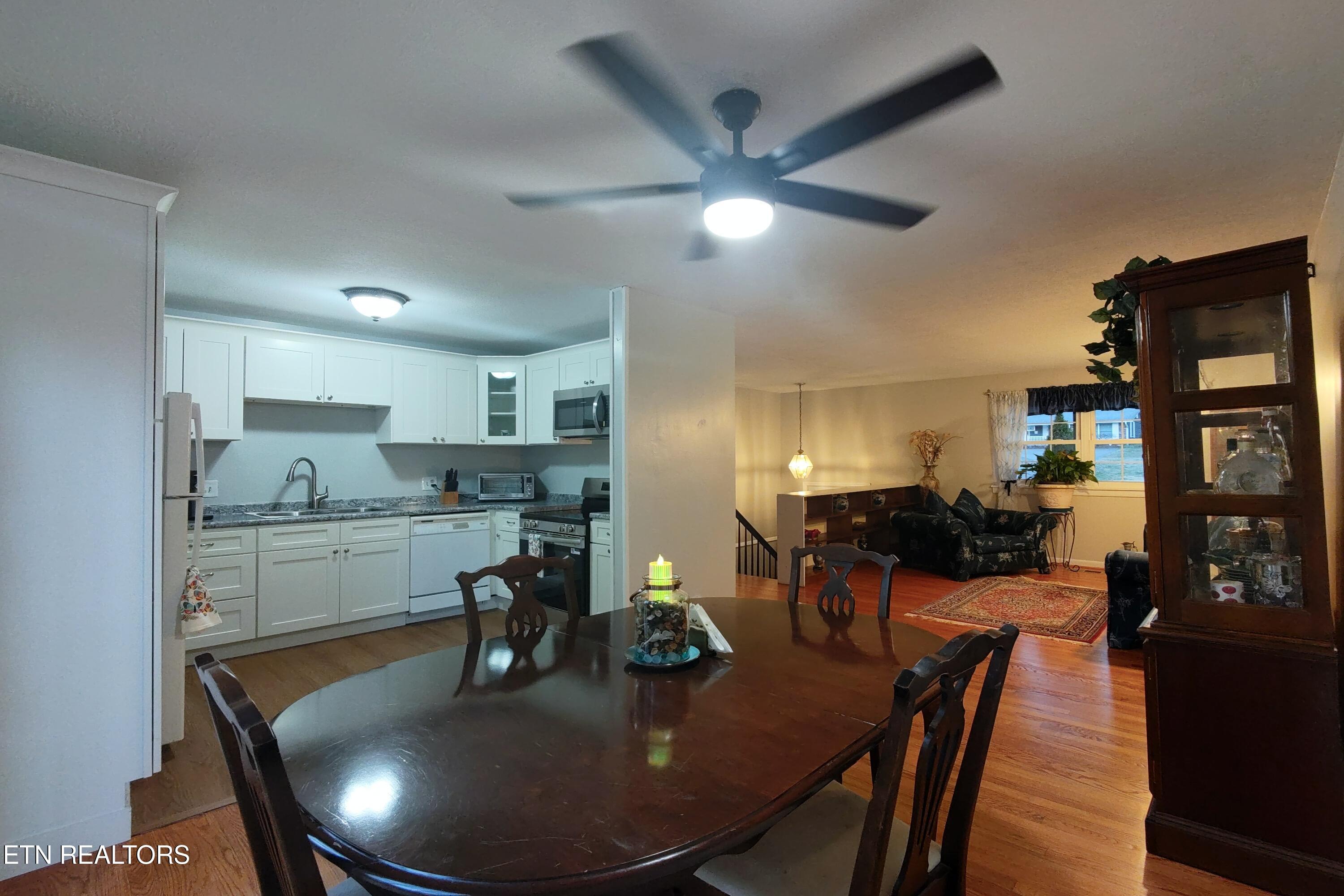 725 Robertsville Rd
