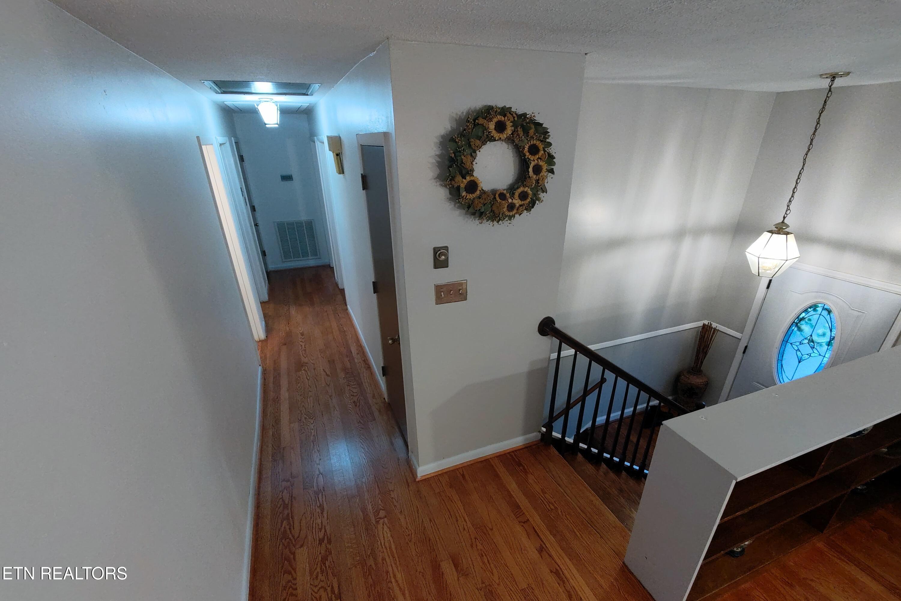 725 Robertsville Rd