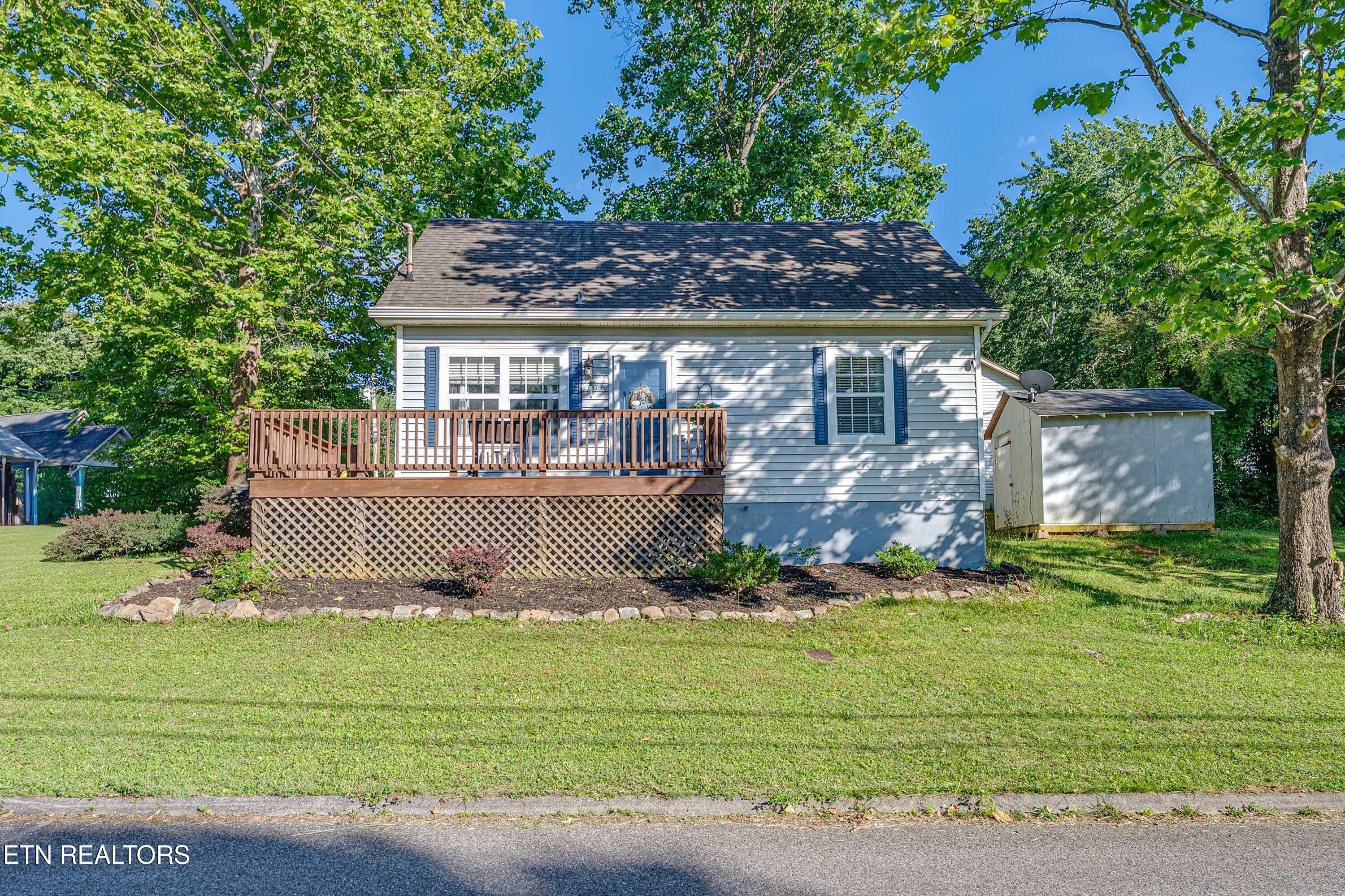 1513 Rhododendron Court
