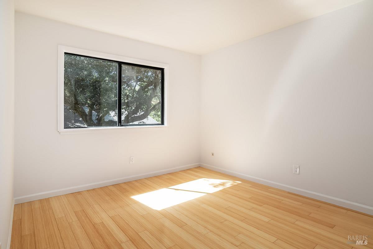 8 Dove Place