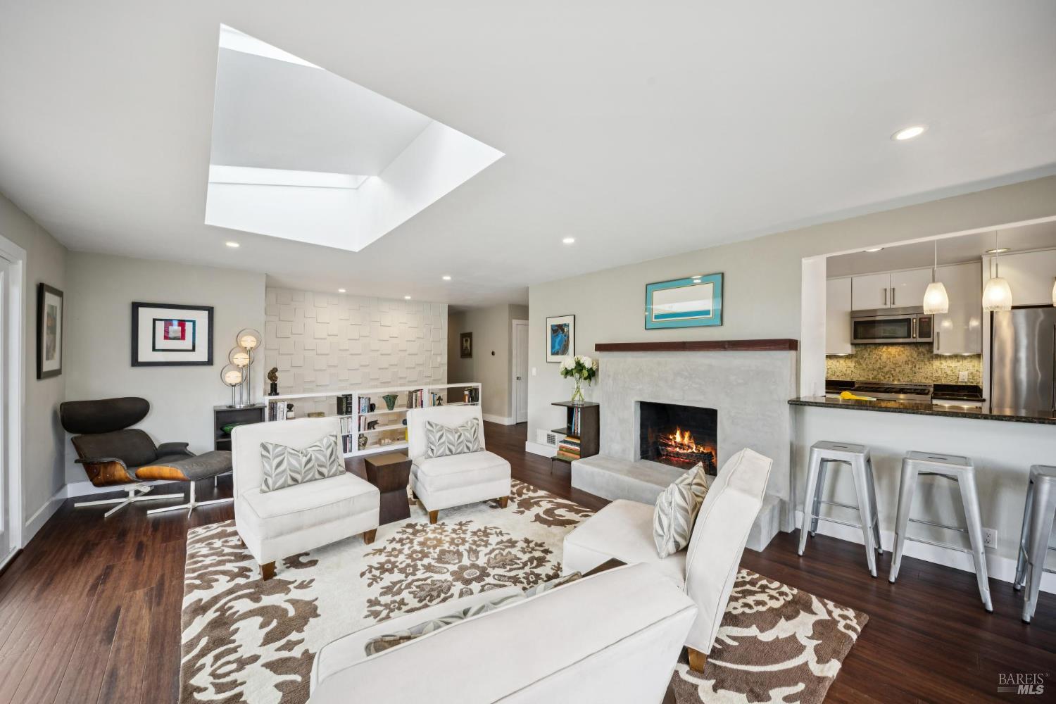 102 Marina Court Drive