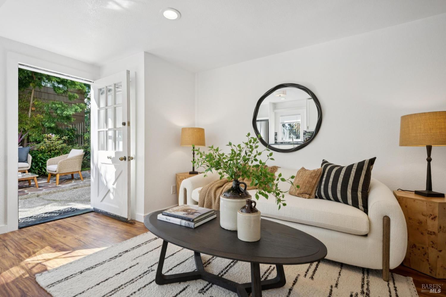 152 Almonte Boulevard