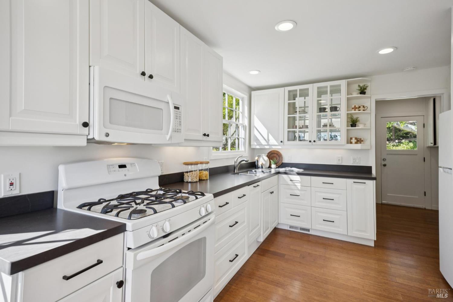 152 Almonte Boulevard