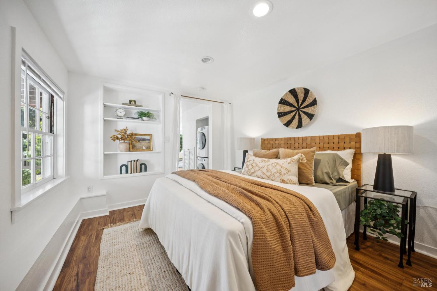 152 Almonte Boulevard