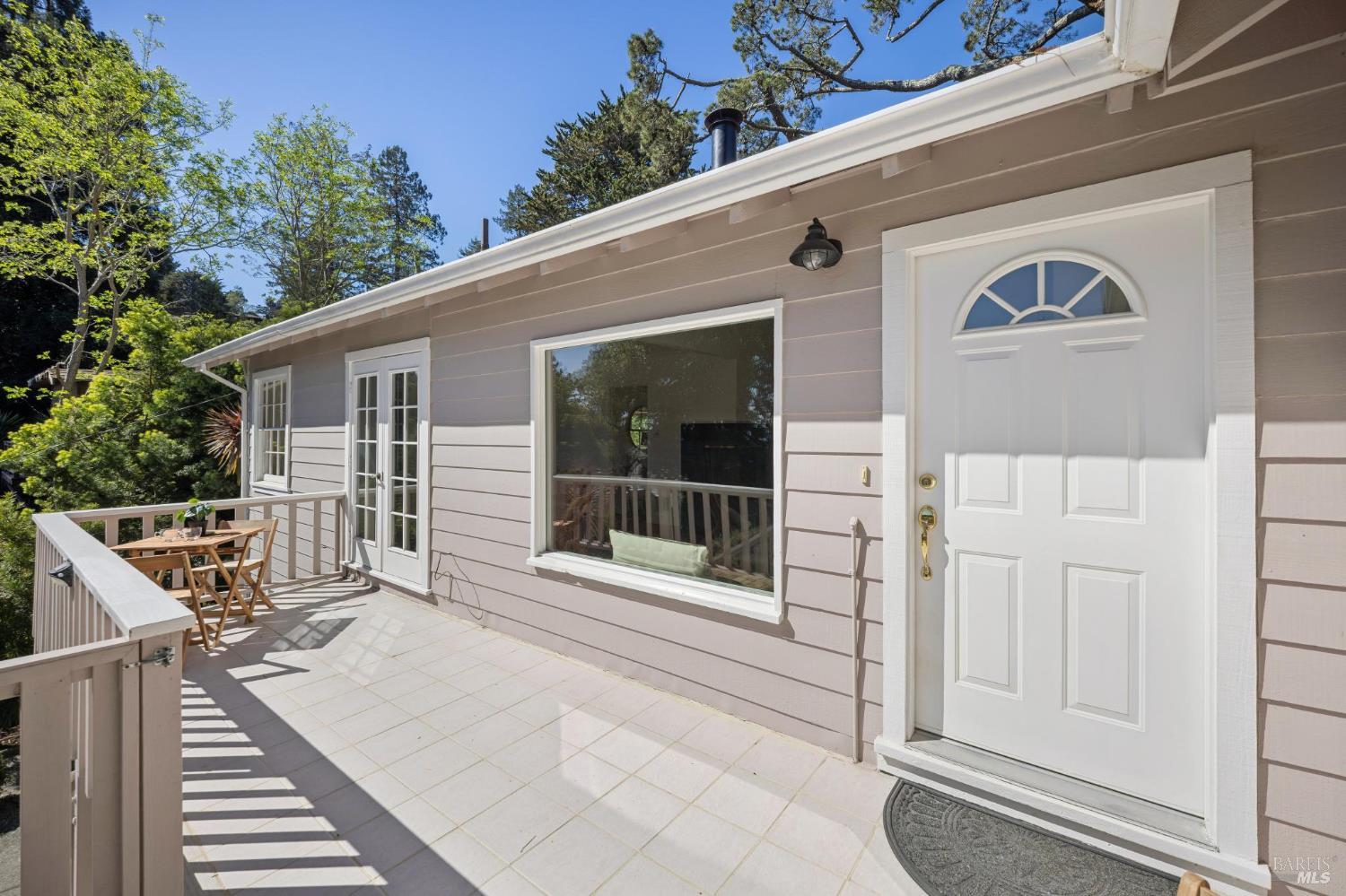 152 Almonte Boulevard